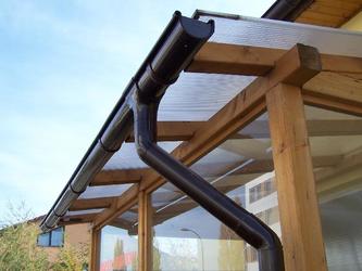 Plastové kapové systémy